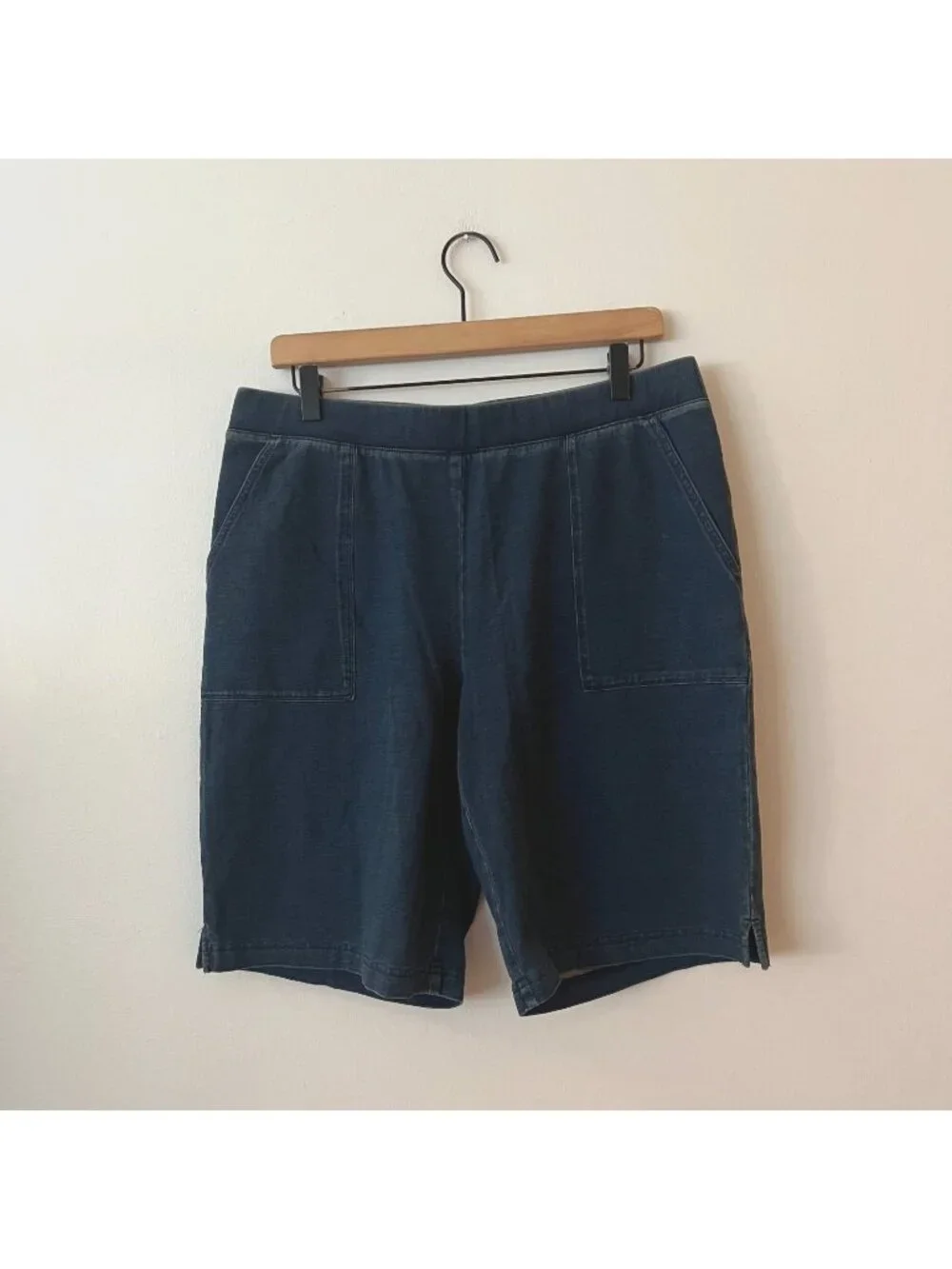 NWT J. Jill Pure Jill Indigo Pull On Stretch Bermuda Shorts Women's Size Medium
